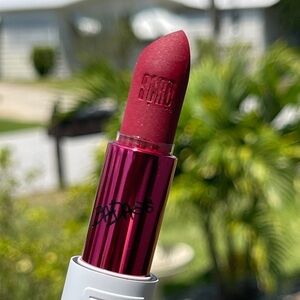 UOMA BEAUTY Badass Icon Matte Lipstick In Diana